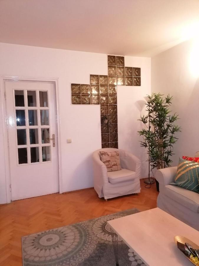 River View, In City Center Apartment Бухарест Екстер'єр фото
